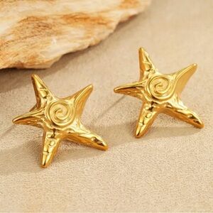 Gold Starfish Stud Earrings